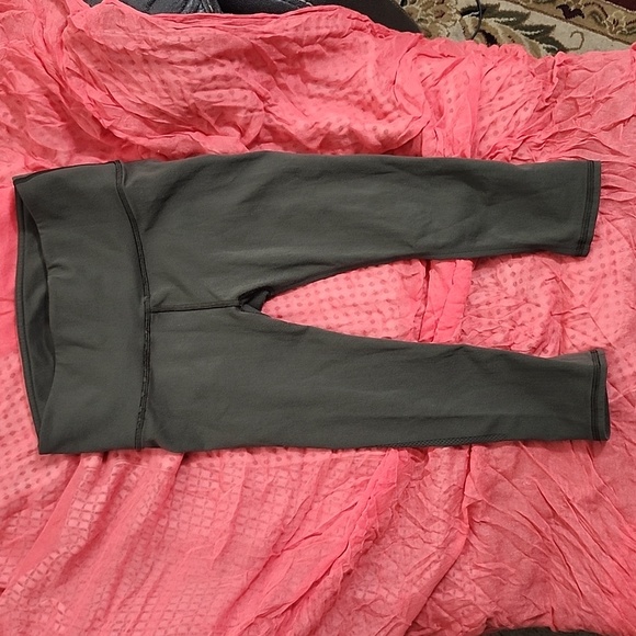 lululemon athletica Pants - Lululemon Women's Everlux Waistband Training Crop - 15" Inseam